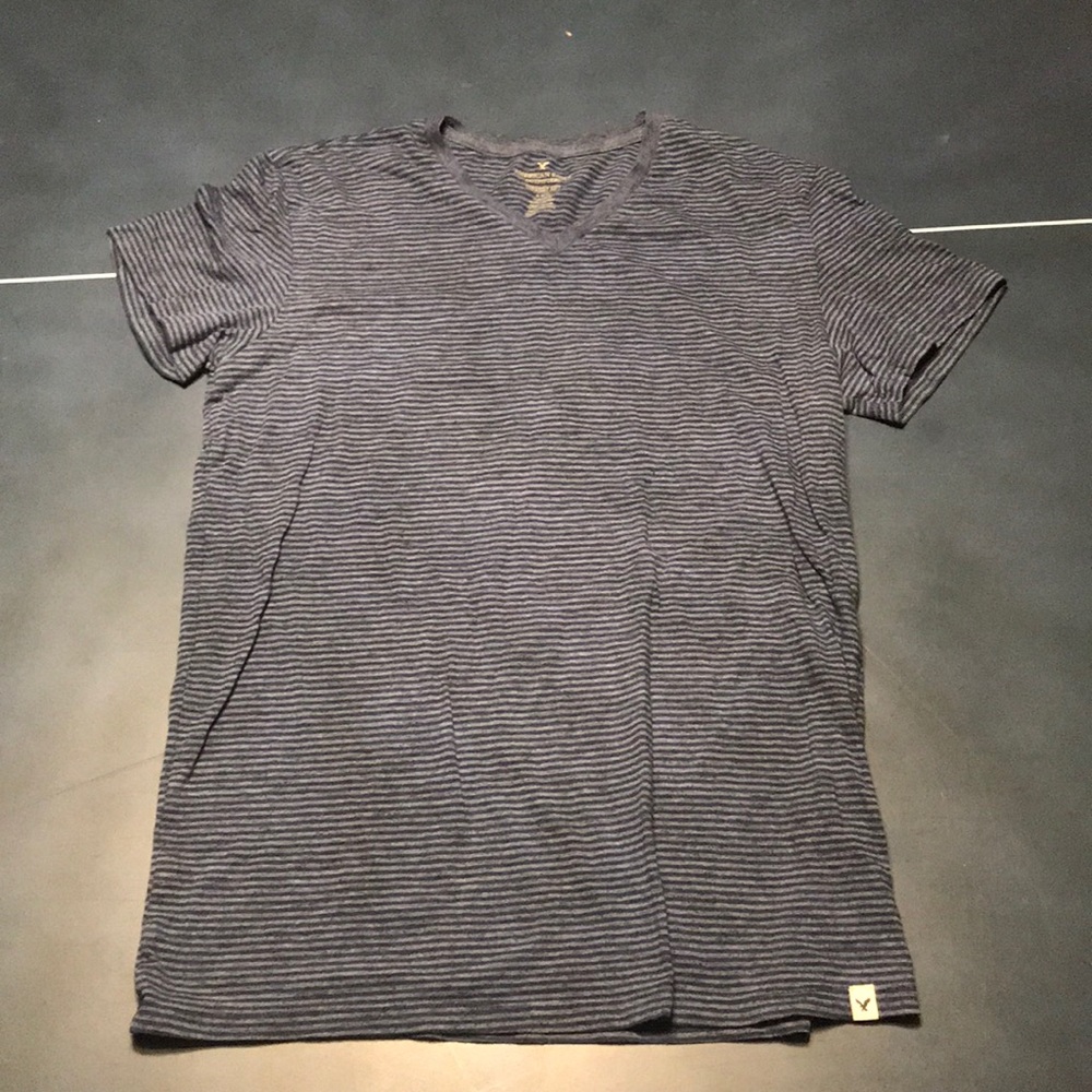 American Eagle V-Neck